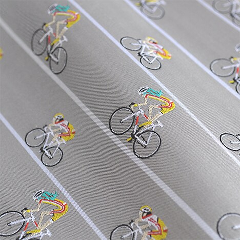 グッズの柄のアップ。 (c)渡辺航(週刊少年チャンピオン)／弱虫ペダルGR製作委員会