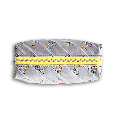 小野田＆巻島のスクエアポーチ (c)渡辺航(週刊少年チャンピオン)／弱虫ペダルGR製作委員会