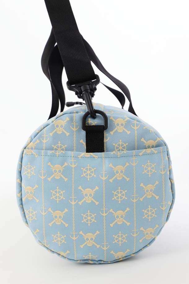 「ONE PIECE総柄ドラムボストンバッグ」(c)尾田栄一郎／集英社・フジテレビ・東映アニメーション