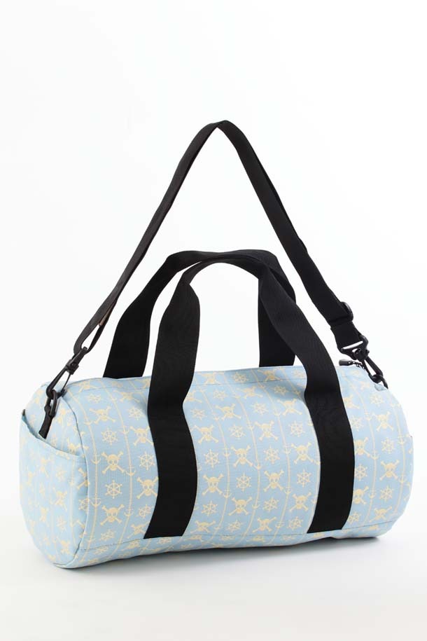 「ONE PIECE総柄ドラムボストンバッグ」(c)尾田栄一郎／集英社・フジテレビ・東映アニメーション