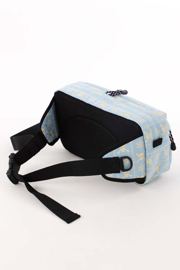 「ONE PIECE総柄ヒップバッグ」(c)尾田栄一郎／集英社・フジテレビ・東映アニメーション