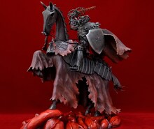 「Skull Knight 2014Ver. 限定II」（C）三浦建太郎(スタジオ我画)/白泉社