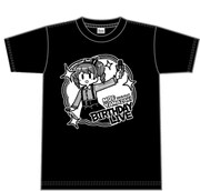 大沖がイラストを手がけた山崎もえのTシャツ。