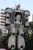 デッキアップ後の実物大イングラム。