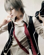 ルウト演じる錐生零。 (C)樋野まつり／白泉社（LaLa）