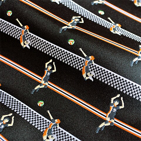 ジャカード織りであしらわれた日向と影山。(c)古舘春一／集英社・「ハイキュー!!」製作委員会・MBS