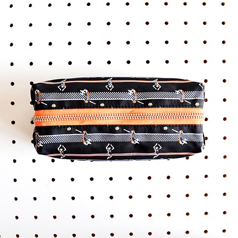 「日向＆影山のスクエアポーチ」(c)古舘春一／集英社・「ハイキュー!!」製作委員会・MBS