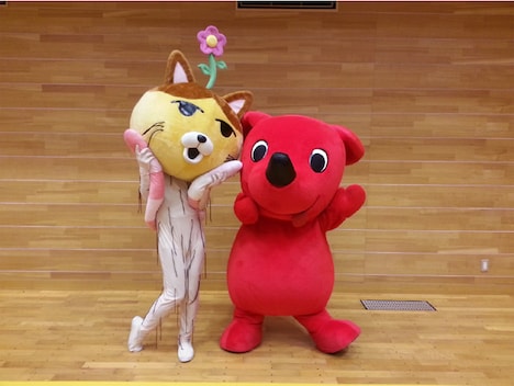 ネッコロとチーバくん。 (c)中川いさみ/小学館・ネッコロ加速研究所