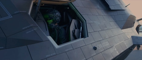 「THE NEXT GENERATION パトレイバー」長編劇場版の場面写真。 (c)2015HEADGEAR/「THE NEXT GENERATION –PATLABOR-」製作委員会