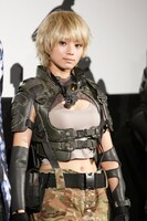 デュナンに扮するゆら。