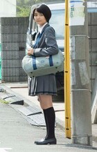 斎藤綾香に扮した葵わかな。(c)2015松井優征／集英社・映画「暗殺教室」製作委員会