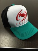 100名に当たる「黒鷺特製キャップ」。