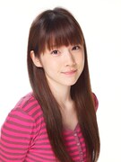 官越ひめる役の内田真礼。