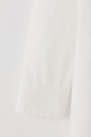 「シャツワンピース 槙島聖護イメージモデル」(c)サイコパス製作委員会