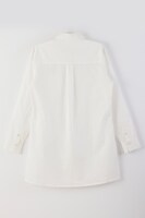 「シャツワンピース 槙島聖護イメージモデル」(c)サイコパス製作委員会