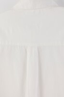 「シャツワンピース 槙島聖護イメージモデル」(c)サイコパス製作委員会