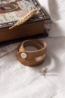 「本革ブレスレット 槙島聖護モデル」(c)サイコパス製作委員会