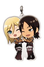 L賞：アクリルプレートチャームの1種。(c)諫山創・講談社/「進撃の巨人」製作委員会