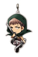 L賞：アクリルプレートチャームの1種。(c)諫山創・講談社/「進撃の巨人」製作委員会