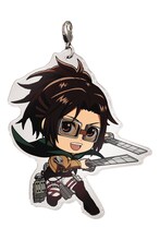 L賞：アクリルプレートチャームの1種。(c)諫山創・講談社/「進撃の巨人」製作委員会