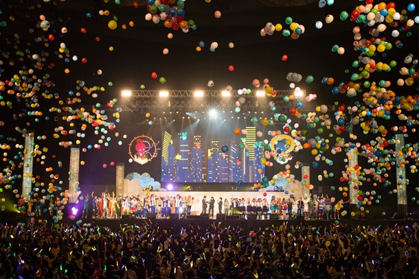 「ネルフェス2014 in 武道館」フィナーレの様子。（撮影：山平敦史）(c)NELKE PLANNING Co.,ltd (c)許斐 剛／集英社・ＮＡＳ・新テニスの王子様プロジェクト (c)許斐 剛／集英社・テニミュ製作委員会 (c)古屋兎丸／集英社 (c)武内直子・PNP／ミュージカル「美少女戦士セーラームーン」製作委員会2014 (c)樋野まつり／白泉社（ＬａＬａ）