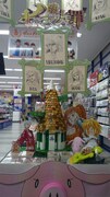 1位に輝いたアニメイト池袋本店の装飾。