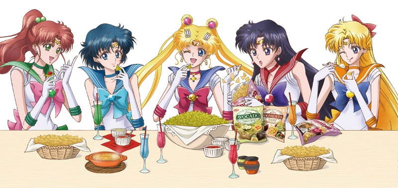 戦士の休息とばかりに、トルティアチップスで女子会を楽しむセーラー戦士たち。