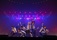 「ミュージカル『テニスの王子様』コンサート Dream Live 2014」神戸公演の様子。(c)許斐 剛／集英社・NAS・新テニスの王子様プロジェクト (c)許斐 剛／集英社・テニミュ製作委員会