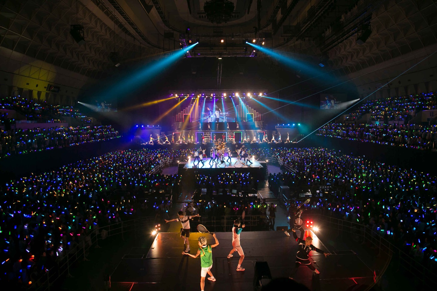 「ミュージカル『テニスの王子様』コンサート Dream Live 2014」神戸公演の様子。(c)許斐 剛／集英社・NAS・新テニスの王子様プロジェクト (c)許斐 剛／集英社・テニミュ製作委員会