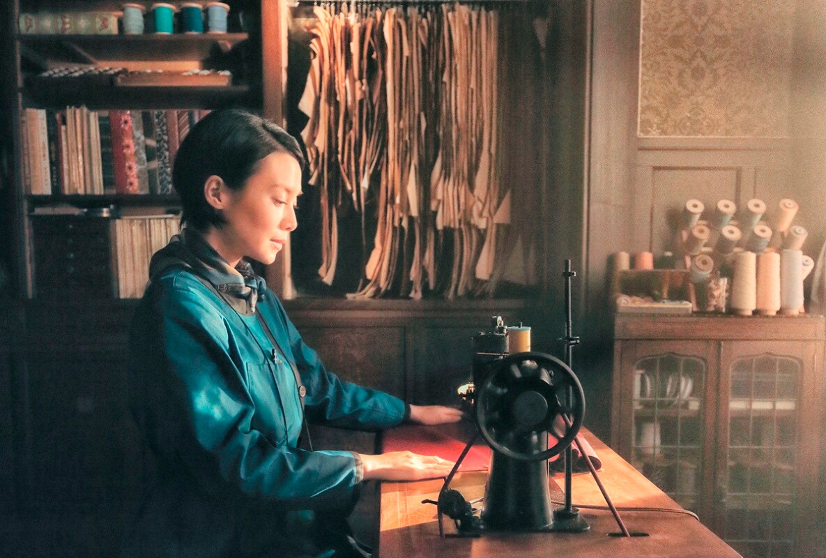 中谷美紀主演の映画「繕い裁つ人」新映像、藤井に心揺さぶられる市江の姿