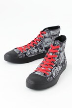 「EVASTOREオリジナル貞本義行コミックコラージュ柄スニーカー」(c)カラー