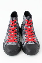 「EVASTOREオリジナル貞本義行コミックコラージュ柄スニーカー」(c)カラー