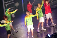 四天宝寺と六角のキャスト陣。(c)許斐 剛／集英社・NAS・新テニスの王子様プロジェクト (c)許斐 剛／集英社・テニミュ製作委員会