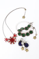 SuperGroupiesより発売される「魔法騎士レイアース」アクセサリーの集合図。(c)CLAMP・ShigatsuTsuitachi CO.,LTD./講談社