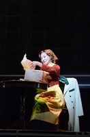 ベートーヴェンの母マリア・マグダレーナを演じる浅野温子。