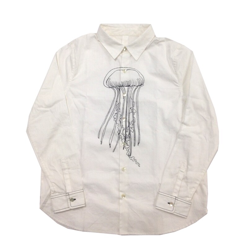 I am Iの刺繍シャツ。