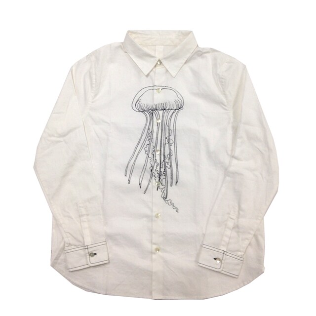 I am Iの刺繍シャツ。