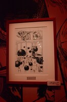 「進撃の巨人展」の原画展示風景。