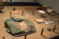 イルゼの手帳とマント。