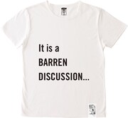 「進撃の巨人」メッセージ T シャツより【不毛】。ミカサの「これ以上聞いてられない 不毛…」が英訳されている。