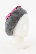 「バトルコスチュームモチーフベレー帽（グレー）」(c)CLAMP・ShigatsuTsuitachi CO.,LTD./講談社