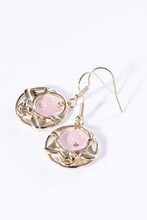 「星の杖モチーフピアス」(c)CLAMP・ShigatsuTsuitachi CO.,LTD./講談社