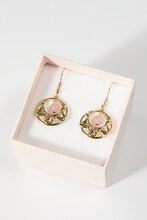 「星の杖モチーフピアス」(c)CLAMP・ShigatsuTsuitachi CO.,LTD./講談社