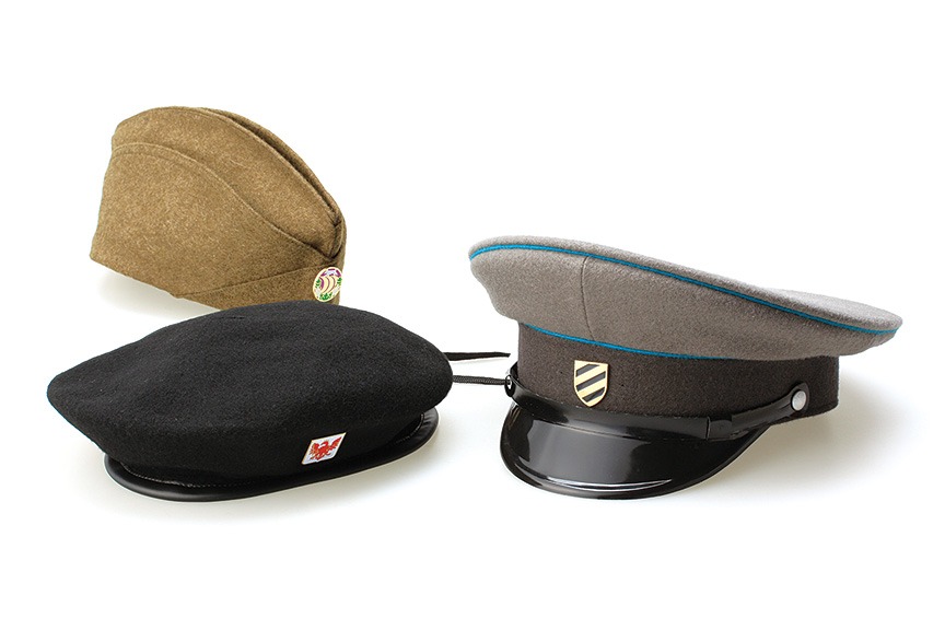 ピンズを軍帽などに付ければ軍人気分を味わえる？