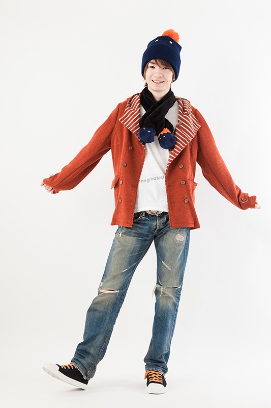 「ハイキュー!! ヒナガラスマフラー」の着用イメージ。(c)古舘春一／集英社・「ハイキュー!!」製作委員会・MBS