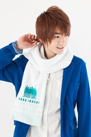 「ハイキュー!! フリースマフラー 青葉城西高校」の着用イメージ。(c)古舘春一／集英社・「ハイキュー!!」製作委員会・MBS