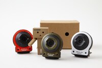 「EX-FR10 ダンボー ver.」のカメラ本体は3色。(c)KIYOHIKO AZUMA/YOTUBA SUTAZIO