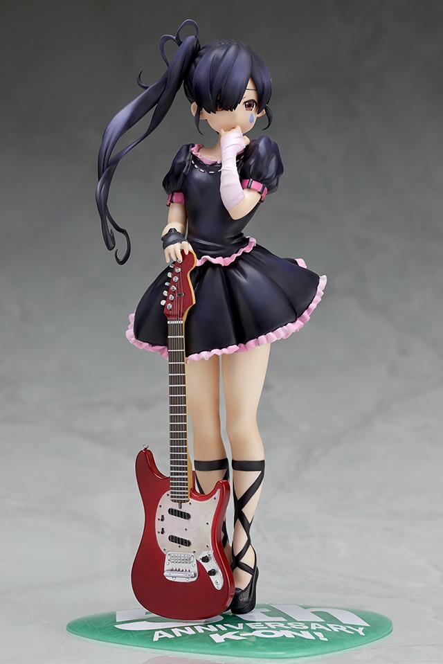 1/8スケールフィギュア「中野梓～K-ON! 5th Anniversary～」 (c)かきふらい・芳文社／桜高軽音部