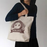 ナタリーストアで予約受け付けの「ワカコ酒 飲み歩きトートバッグ」。(c)新久千映/NSP 2011