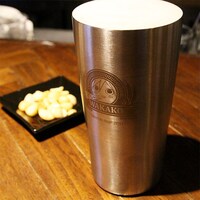 ナタリーストアで予約受け付けの「ワカコ酒 真空断熱ビアタンブラー」。(c)新久千映/NSP 2011